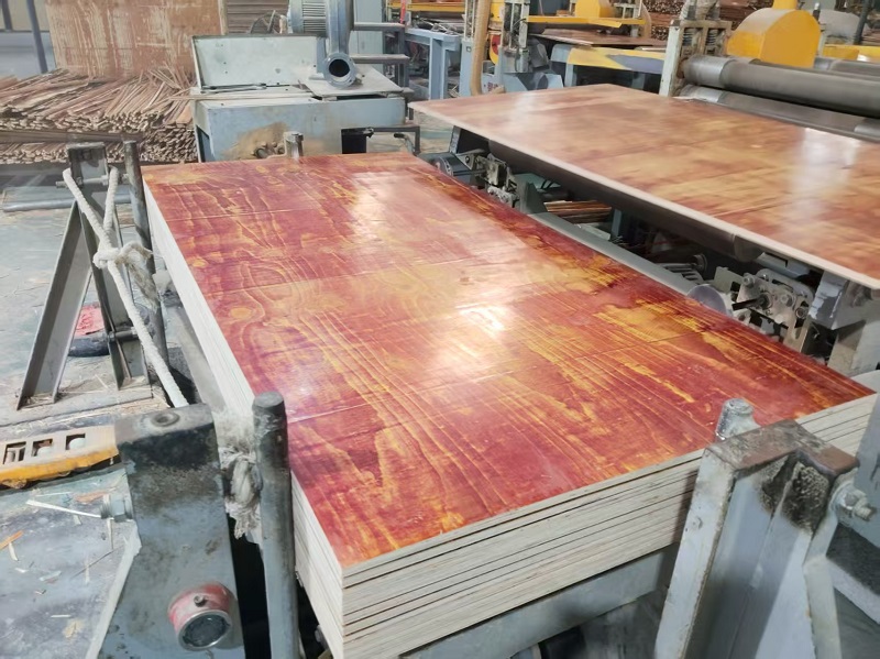 如何判断建筑模板的好坏